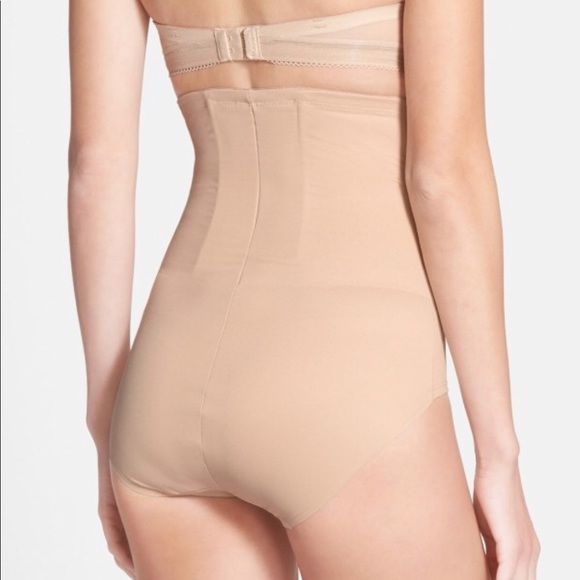 NWT TC Shaping Shape Away w/ Back Magic - Picture 2 of 2